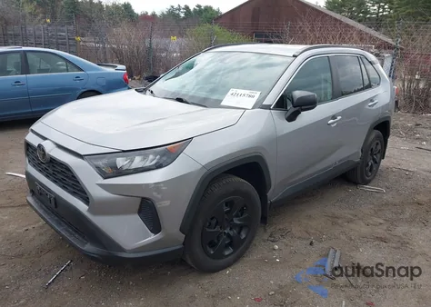 2021 Toyota Rav4 Le z USA, uszkodzony, nr VIN 2T3F1RFV7MC242074